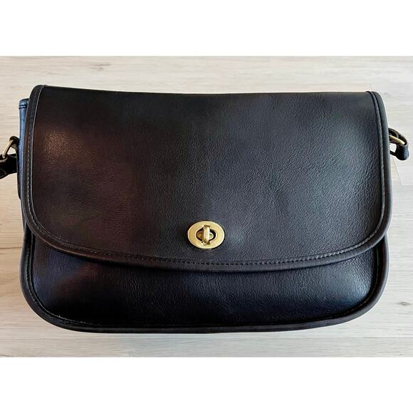 Coach Handbags - Vintage Coach Court Bag Black Leather Turnlock Crossbody USA Made Style 0069